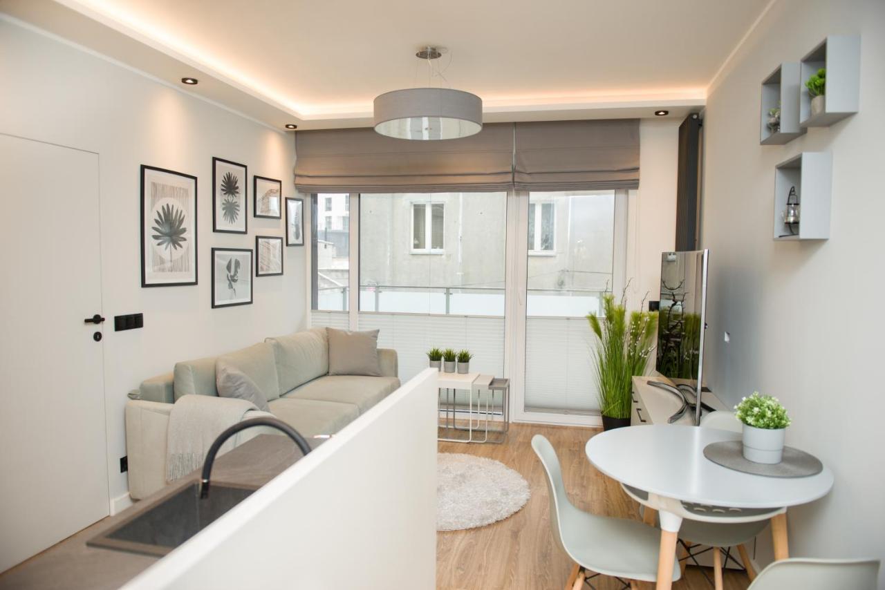 Beautiful Days In Apartment *